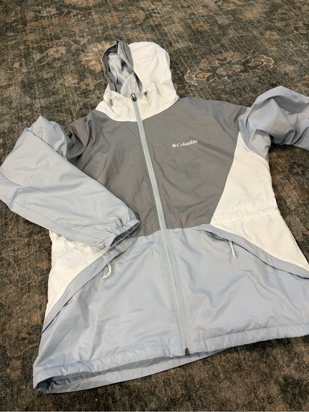 Columbia Colorblock Hooded Rain Jacket in Light Gray and White